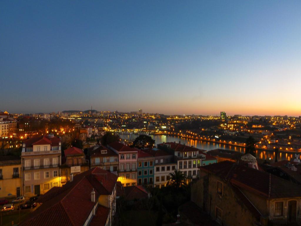 Lv Premier Apartments Clerigos- Re1 Порто Стая снимка